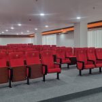 pemasangan-kursi-auditorium-merah-instansi-pemerintah-bordir-logo