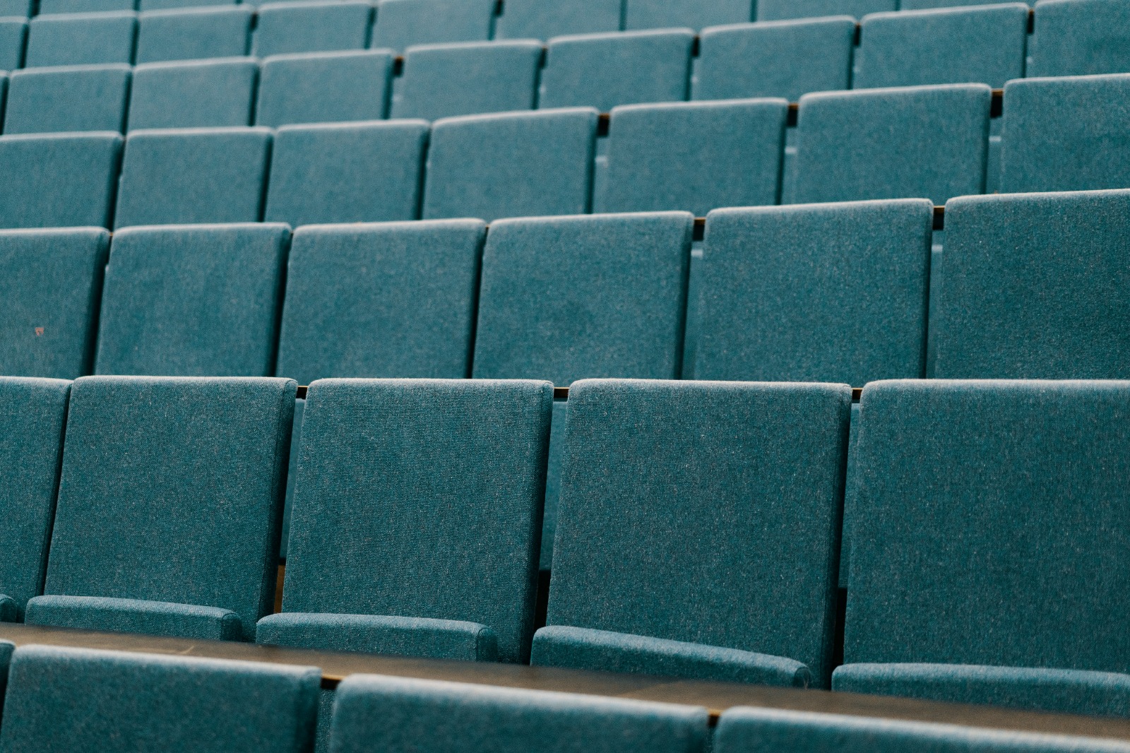 pabrik-dan-pembuat-kursi-auditorium-premium-jakarta-utara-fuku