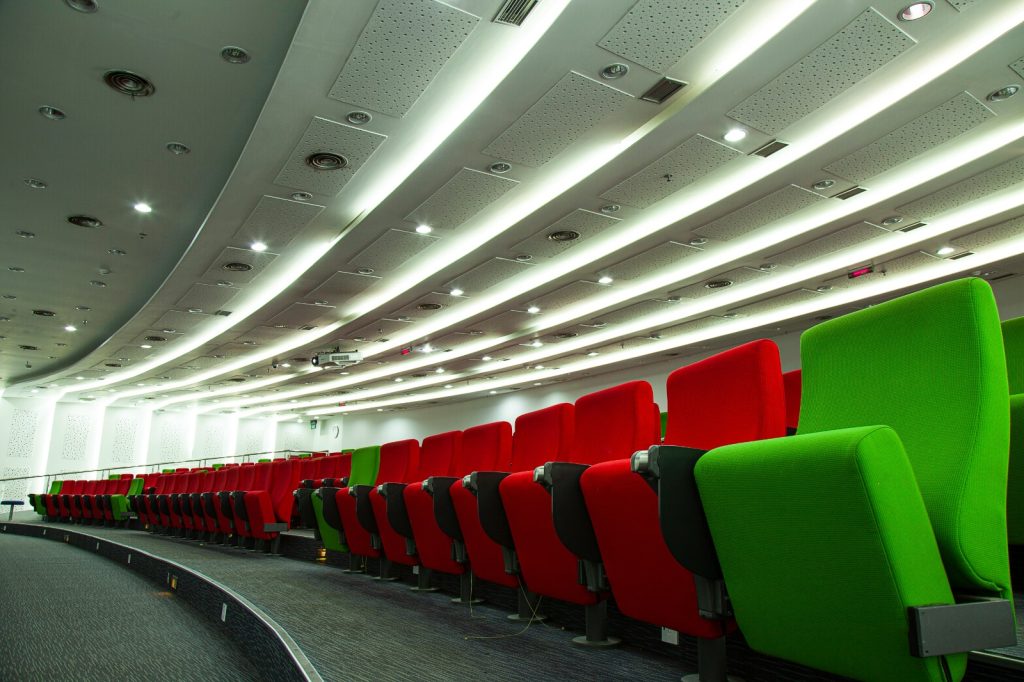 dokumen-standar-spesifikasi-kursi-auditorium-gedung-pertemuan