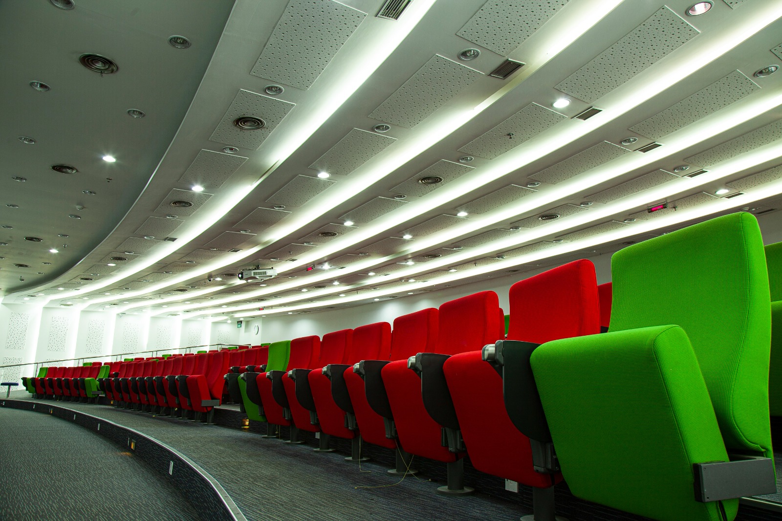 dokumen-standar-spesifikasi-kursi-auditorium-gedung-pertemuan