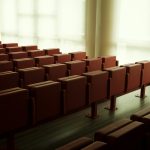 pemasangan-kursi-auditorium-minimalis-fuku-di-jakarta-utara