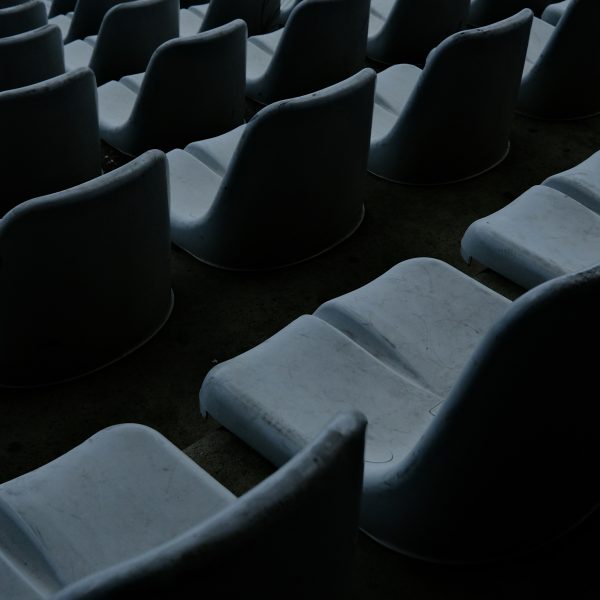 analisis-peran-akustik-pasif-kursi-auditorium-teater-fuku